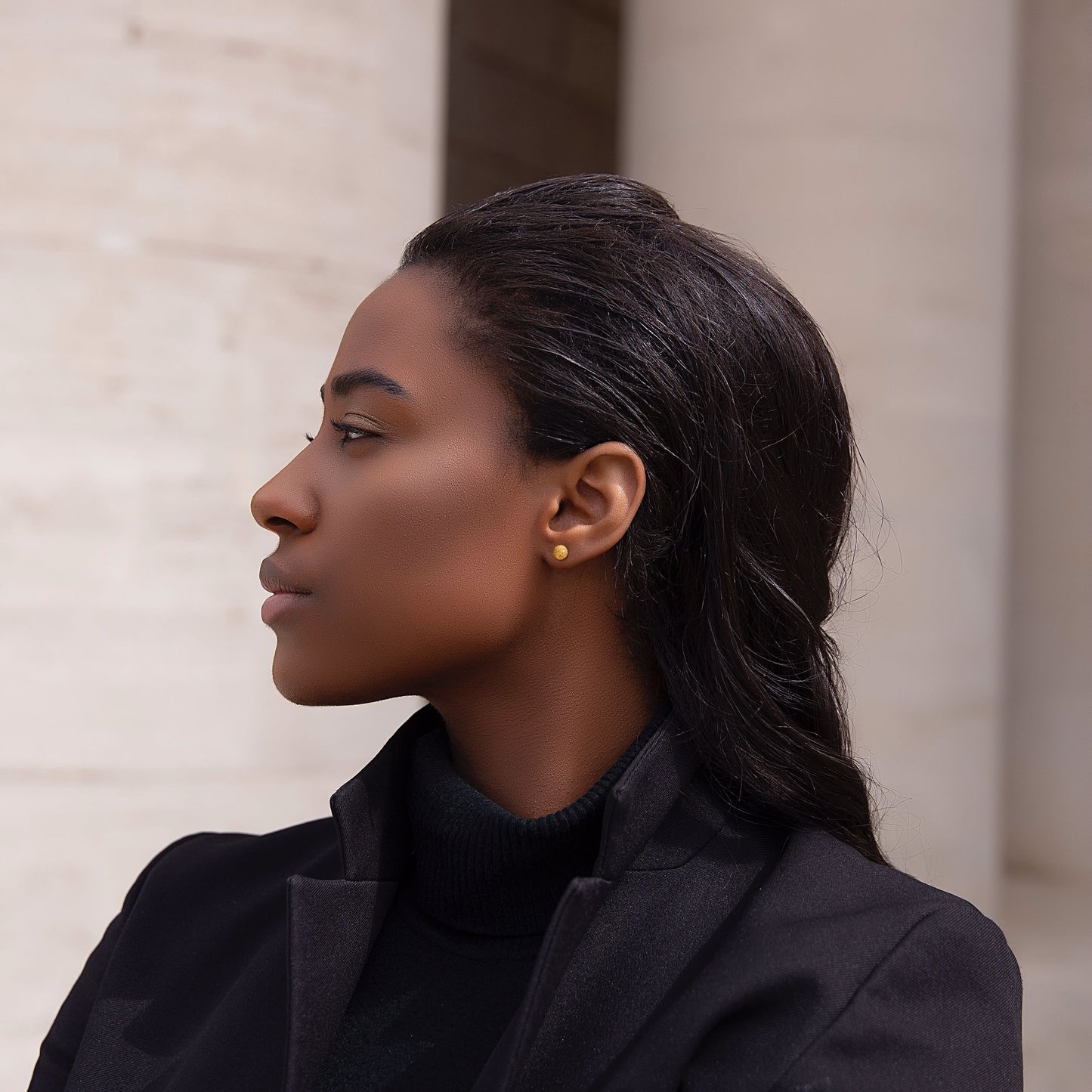 Nachhaltige Ohrringe von Fucine Romane: Terra Emptiness aus nachhaltigem Echtgold