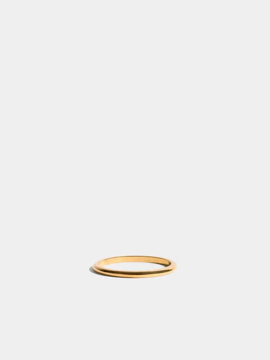 Nachhaltiger Goldring aus Fairmined Gold, gelbgold, liegend
