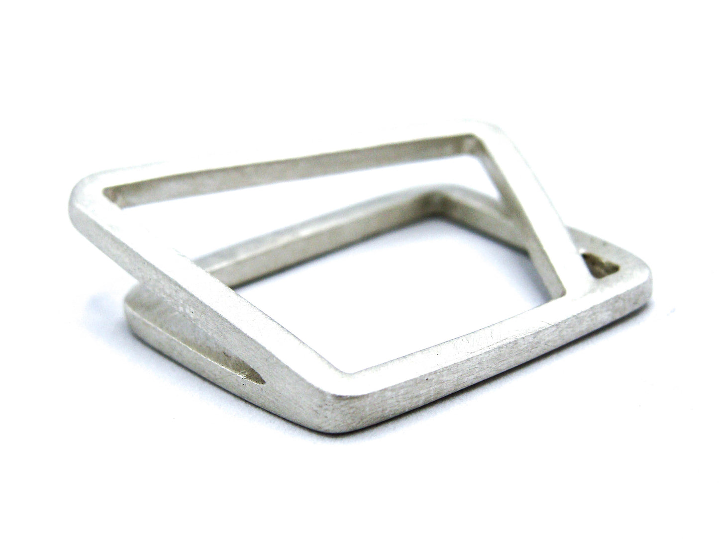 Asymmetrischer Ring aus nachhaltigem Silber