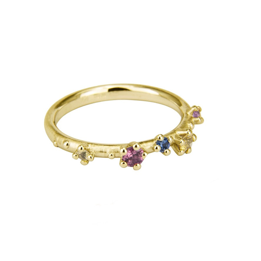 Shine Ring aus nachhaltigen Materialien mit fairen Saphiren