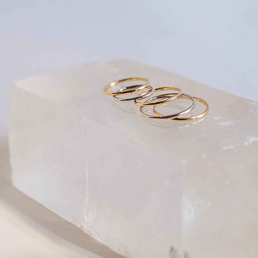 Essentials Ring von Maren Jewellery aus nachhaltigem Gold in verschiedenen Varianten