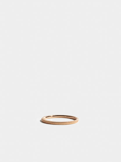Fair trade Ring: Anagramme “millegrains” Ring aus Roségold, liegend