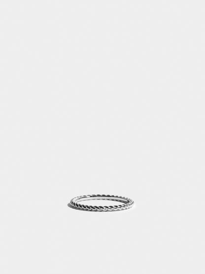 Fair trade Goldring aus Fairmined Gold, Weissgold, liegend