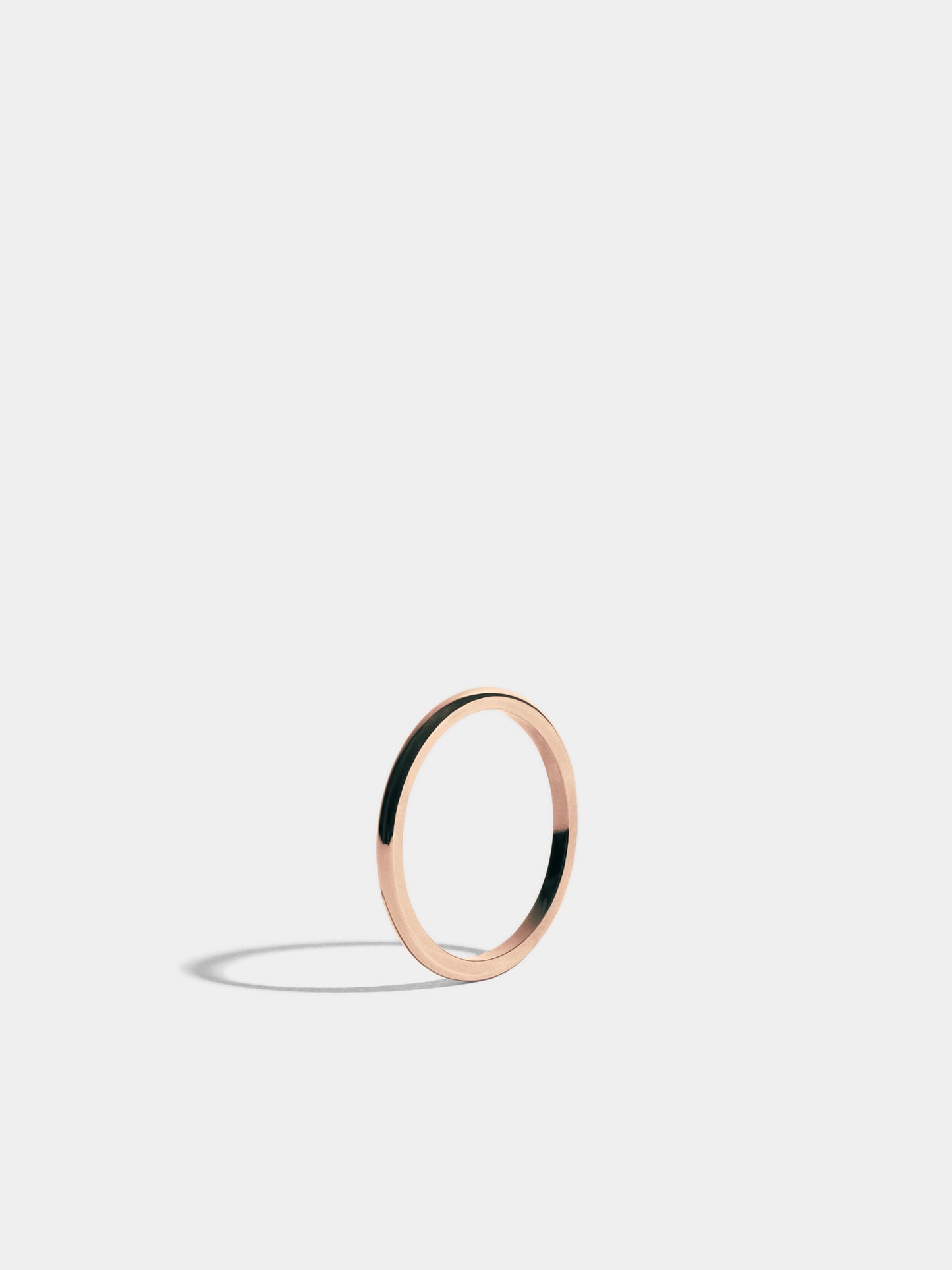 Nachhaltiger Goldring aus Fairmined Gold, roségold, stehend