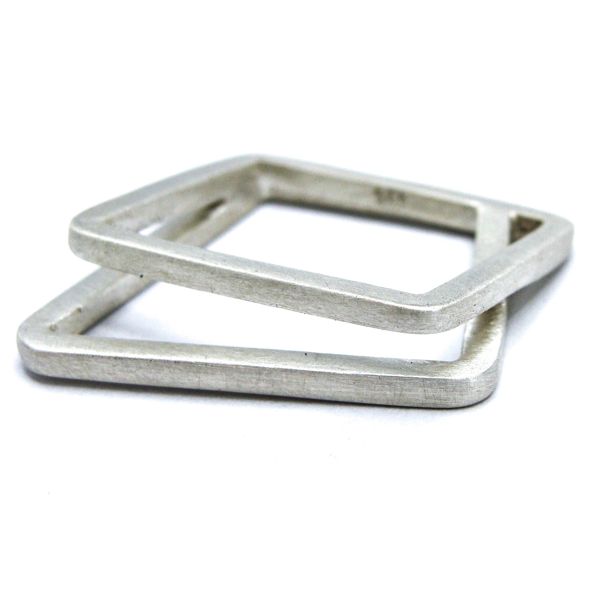 Asymmetrischer Ring aus nachhaltigem Silber