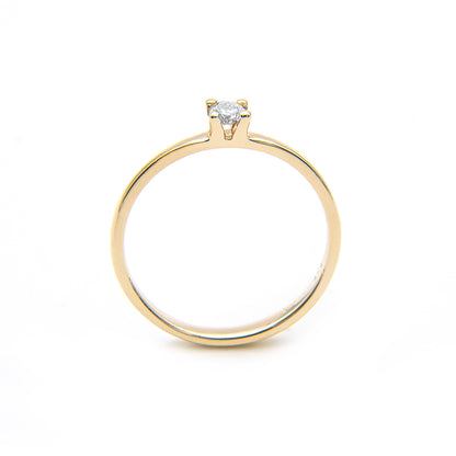 Promise Ring in Gelbgold Profilansicht, nachhaltiger Verlobungsring aus Fairmined Gold