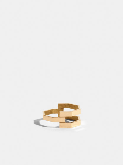 Fair trade Goldring: Octagon Ring 'triple' aus Gelbgold, liegend