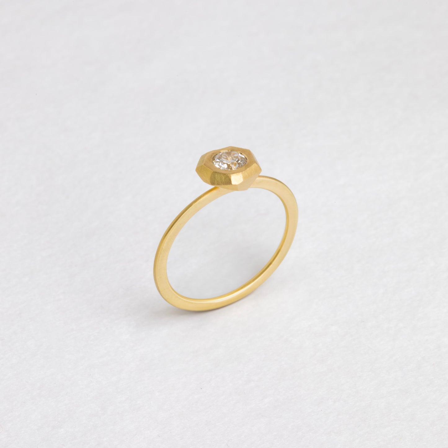 Solitaire 'Carole'| Fairmined Gold