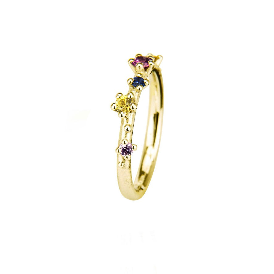 Shine Ring aus nachhaltigen Materialien mit fairen Saphiren