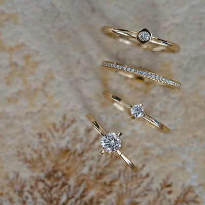 Goldene Diamantringe von Maren Jewellery